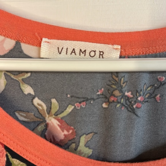 Viamor floral tank size large - Picture 3 of 3